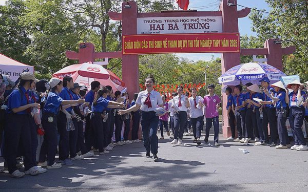Huế quy định mức trần các khoản thu ở trường công, dư tiền phải trả lại phụ huynh