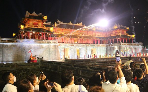 Huế tính phương án làm thêm phố đêm Đông Ba - Bạch Đằng