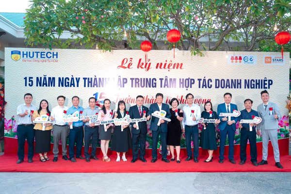 HUTECH: 15 năm gắn kết doanh nghiệp, đưa thực tiễn vào đào tạo