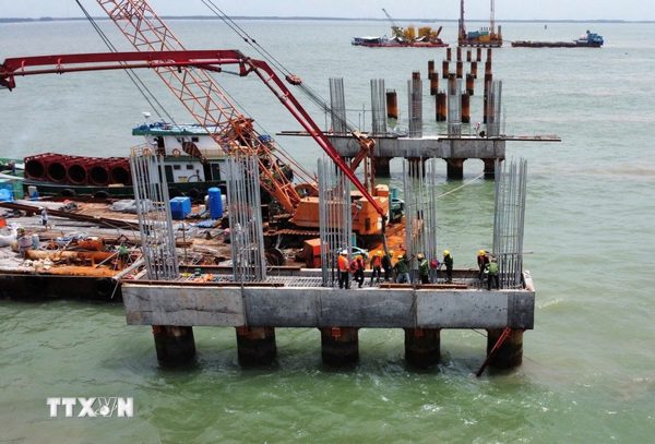 Huy động 3.000 nhân lực gấp rút thi công dự án cao tốc, đường ra đảo Hòn Khoai