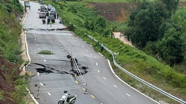 Huy động lực lượng khắc phục hậu quả mưa lũ, thông đường nhanh nhất