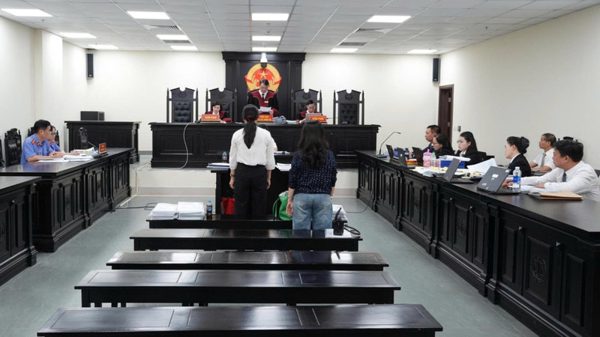 Hủy toàn bộ bản án sơ thẩm để điều tra lại