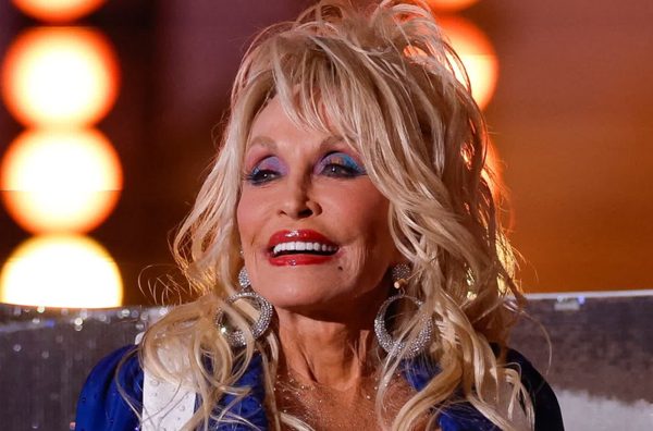 Huyền thoại Dolly Parton 'I will always love you' mất vì ung thư