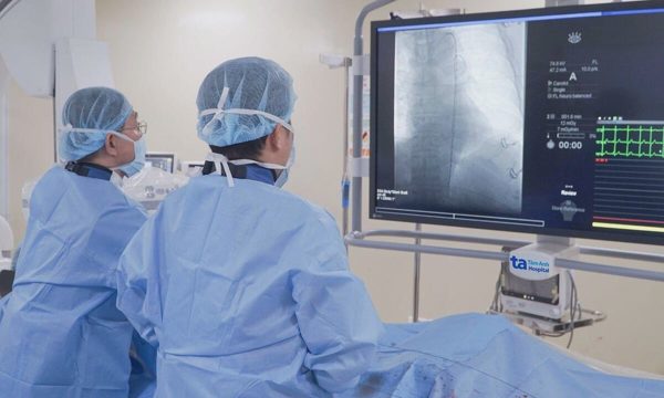 Huyết khối bít tắc tĩnh mạch chân người phụ nữ