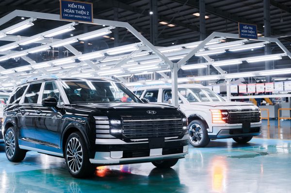 Hyundai Palisade Hybrid bắt đầu giao xe tới khách hàng