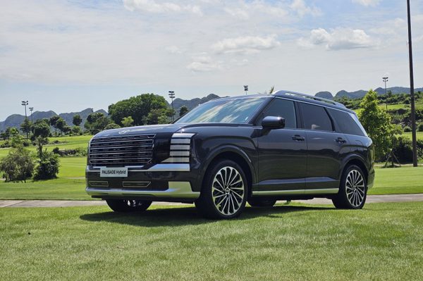 Hyundai Palisade Hybrid 'chốt' giá bán, cạnh tranh cả phân khúc dưới