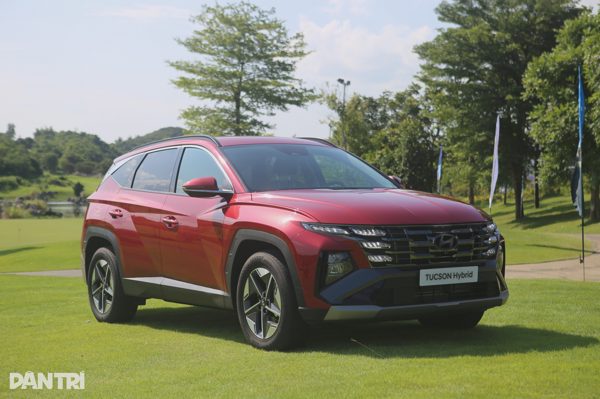 Hyundai Tucson Hybrid có mức tiêu thụ nhiên liệu 4,6L/100km