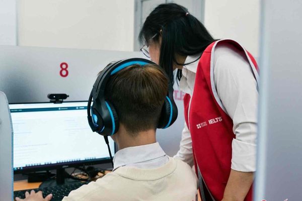 IELTS cho phép thi Viết trên giấy từ tháng 10 năm nay