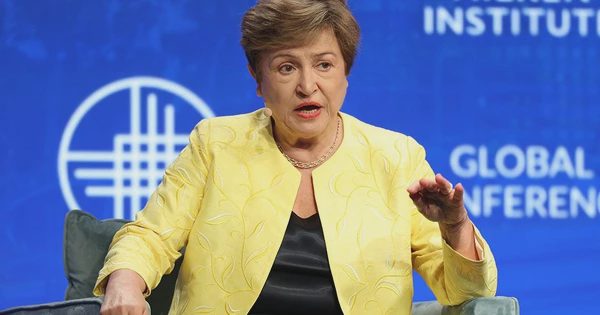 IMF cảnh báo nợ công toàn cầu tăng kỷ lục