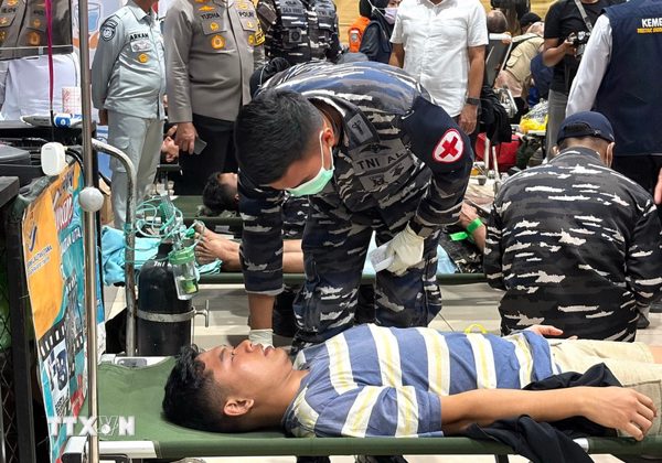 Indonesia bắt 3 lãnh đạo công ty liên quan vụ chìm tàu trên biển Java
