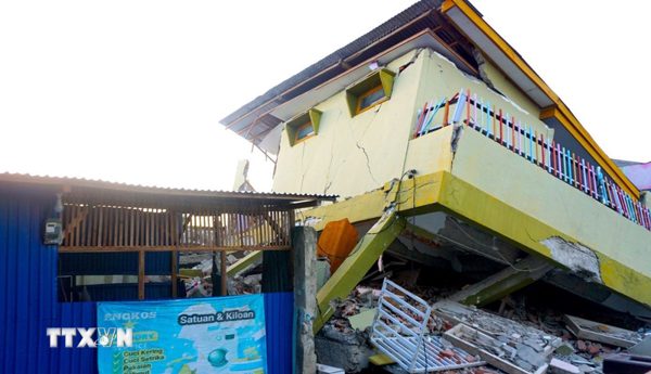 Indonesia phát hiện vết nứt tại núi lửa Kelimutu sau động đất mạnh
