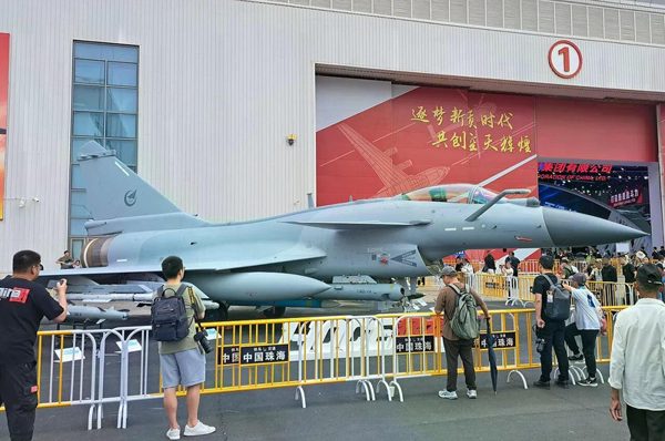 Indonesia sắp nhận lô tiêm kích ‘rồng uy vũ’ J-10CE đầu tiên từ Trung Quốc