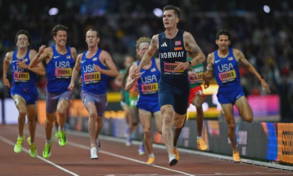 Ingebrigtsen vô địch 5.000m Ultimate Championship sau ca phẫu thuật Achilles