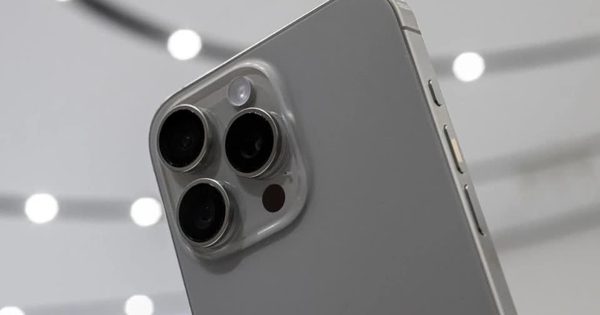 iPhone 15 Pro Max sau 1.000 chu kỳ sạc thực tế ra sao?