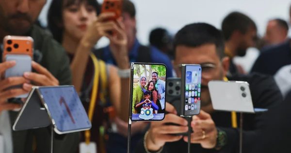 iPhone Duo bất ngờ giảm giá tại Trung Quốc