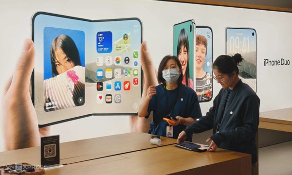 iPhone Duo 'cá nhân hóa' cho người mua tại Apple Store