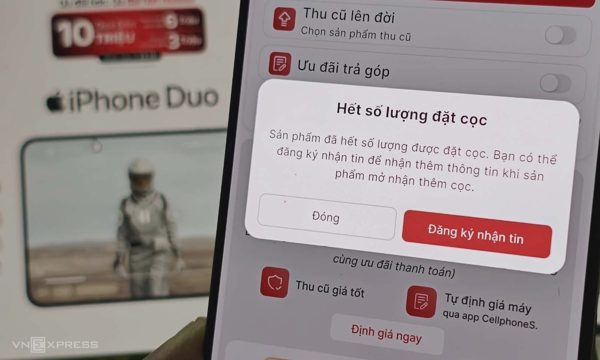 iPhone Duo 'cháy hàng' đợt đầu sau 5 phút tại Việt Nam