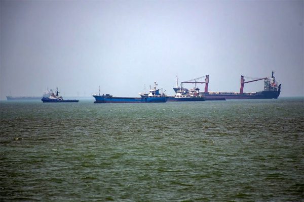 Iran dọa bắt giữ các tàu vi phạm quy định lưu thông qua eo biển Hormuz