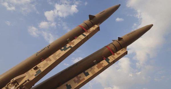 Iran dọa đáp trả biện pháp cấm vận của Mỹ bằng quân sự