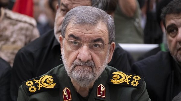 Iran dọa phá hủy 'trái tim' của nền kinh tế Mỹ nếu chiến sự bùng phát