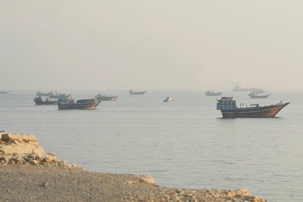 Iran dọa phong tỏa Vùng Vịnh đối với tàu quân sự Mỹ