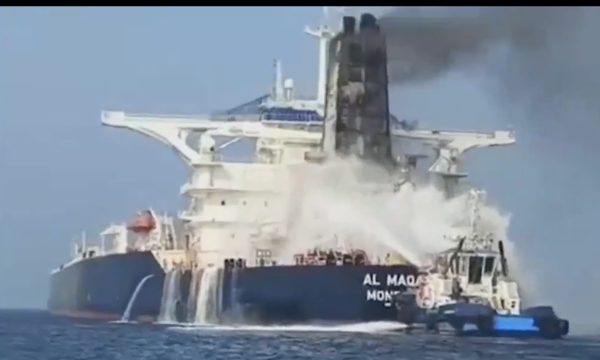 Iran đổi chiến thuật, tìm cách cản nỗ lực hạ giá dầu của Mỹ