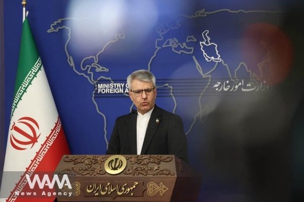 Iran nói Mỹ phải mua dầu Nga vì không kiểm soát được eo biển Hormuz
