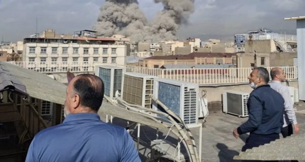 Iran tấn công loạt căn cứ Mỹ tại 4 nước Trung Đông