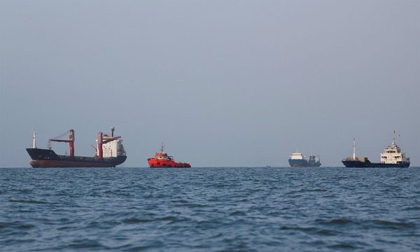 Iran tuyên bố lập vùng cấm gần eo biển Hormuz