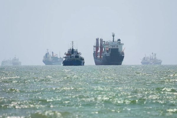 Iran và Oman đạt bước tiến quan trọng về eo biển chiến lược Hormuz
