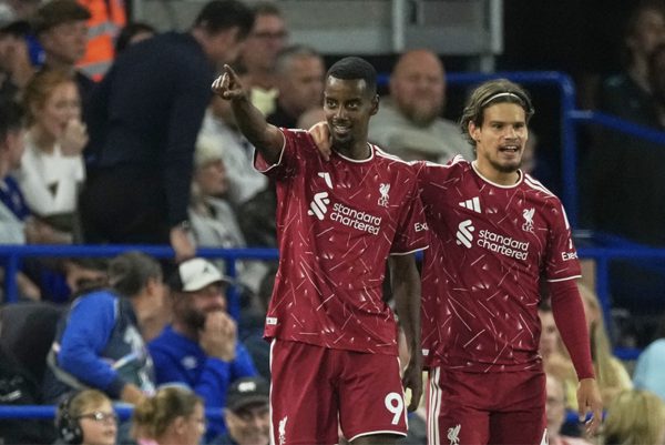 Isak lập cú đúp, Liverpool có chiến thắng đầu tiên dưới thời HLV Iraola