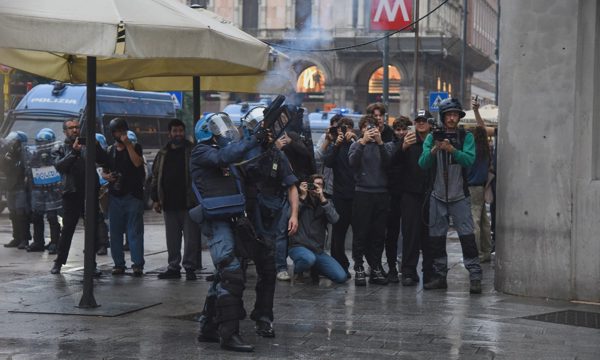 Italy điều 500 binh sĩ tới Milan đề phòng bạo loạn