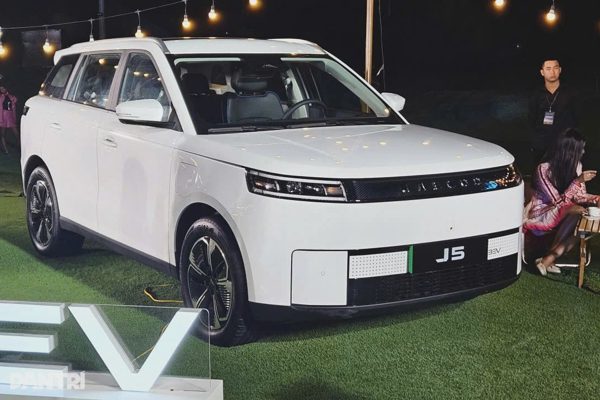 Jaecoo J5 sản xuất tại Việt Nam, giá cao nhất 749 triệu đồng