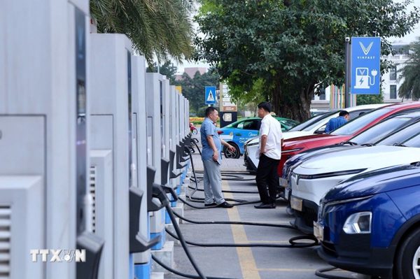 Jaguar ra mắt xe điện Type 01 tái định vị thương hiệu phân khúc xe sang cao cấp