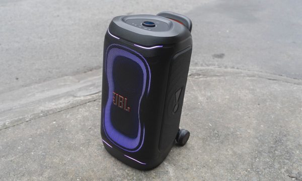 JBL PartyBox 330 - loa di động với âm thanh Lossless và AI