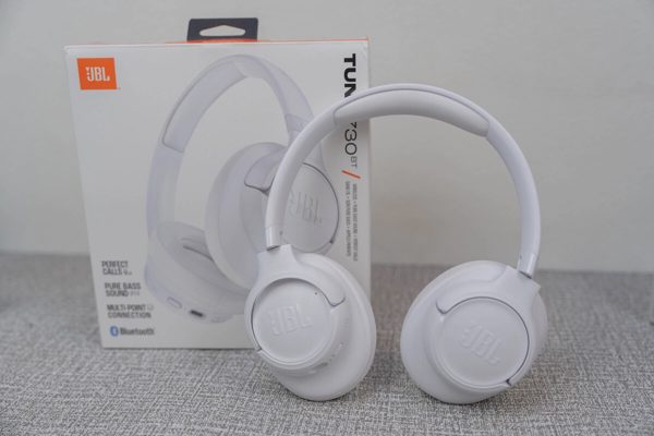 JBL Tune 730BT – tai nghe phổ thông pin 76 tiếng
