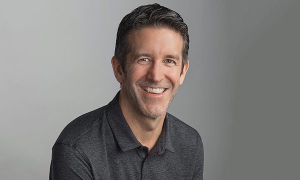 John Ternus chính thức trở thành CEO Apple