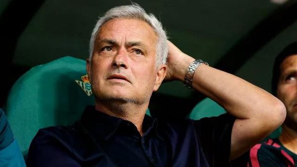 Jose Mourinho: Real Madrid chơi hay, nhưng thua vì quá thật thà