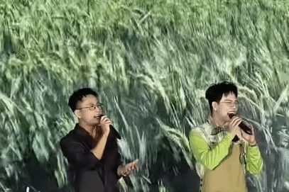 Jun Phạm căng thẳng khi nấu ăn cho 80 người, Duy Khánh làm đổ nước lên đầu khách