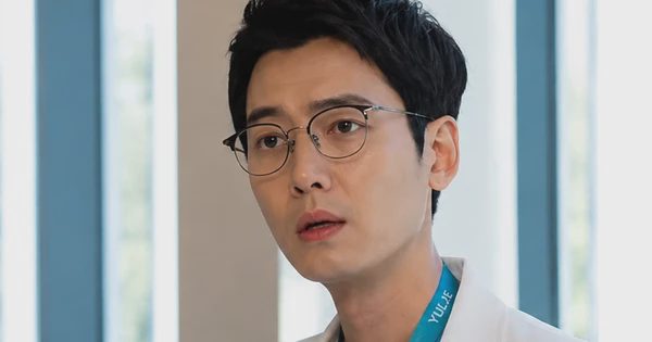 Jung Kyung Ho có động thái mới sau khi chia tay Sooyoung (SNSD)