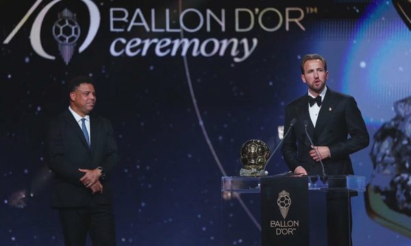 Kane thắng Quả Bóng Vàng giữa cuộc đua ồn ào của Mbappe, Yamal
