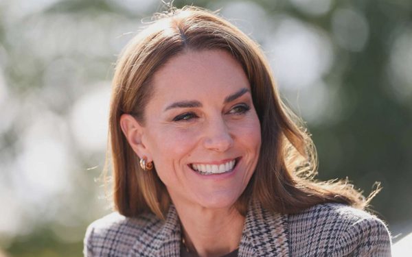 Kate Middleton không ngại phá vỡ quy tắc thời trang Hoàng gia
