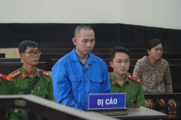 Kẻ đâm chết thành viên lực lượng an ninh cơ sở lĩnh 20 năm tù