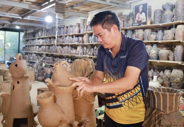 Khắc khoải về làng gốm cổ Hương Canh