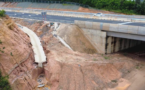 Khắc phục ngay các vị trí xói lở, hư hỏng ở hệ thống thoát nước cao tốc Biên Hòa - Vũng Tàu