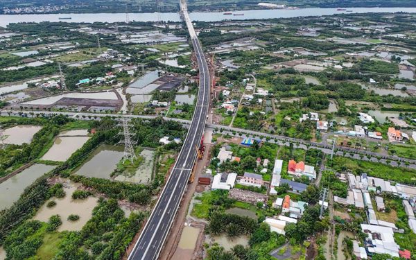 Khắc phục những thách thức nội tại của nền kinh tế để đạt mục tiêu tăng trưởng hai con số
