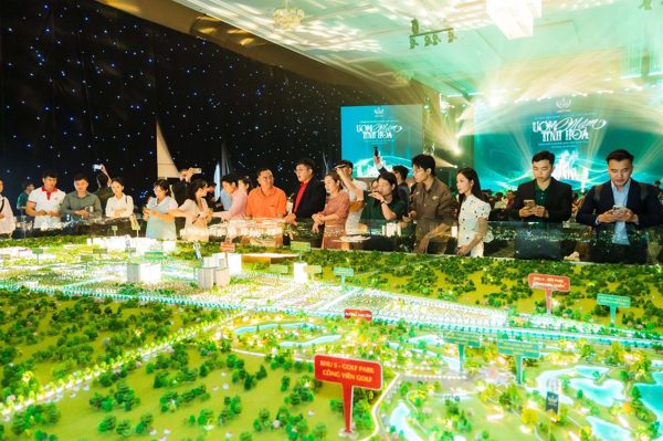 Khách hàng mua nhà Vinhomes yên tâm khi được 'bảo hiểm' lãi suất dài hạn
