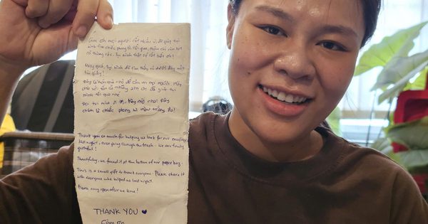 Khách Singapore tưởng mất hết tiền du lịch, nhân viên quán ăn TP.HCM làm điều không ngờ