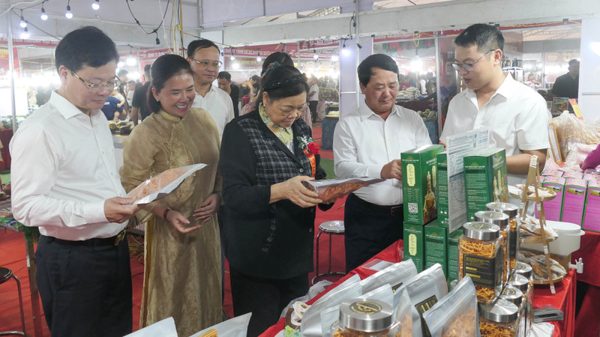Khai mạc Hội chợ thương mại quốc tế Việt-Trung