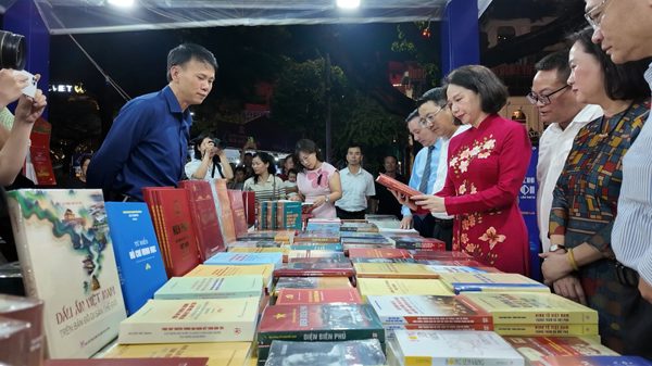 Khai mạc Hội Sách Hà Nội lần thứ XI - năm 2026: “Sách mở tri thức - Công nghệ dẫn tương lai”